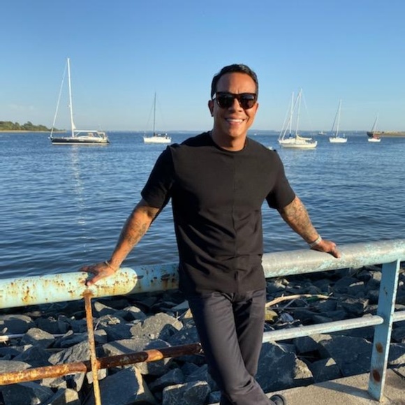 Meet your Posher, Xavier - Picture 2 of 7